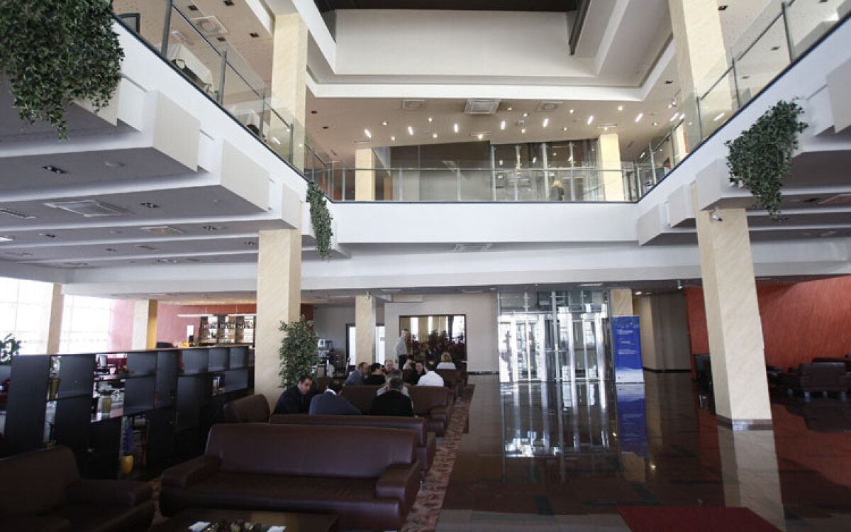 FOTO » Întoarcere în timp » La Zenica e ca în România anilor 1994-1995