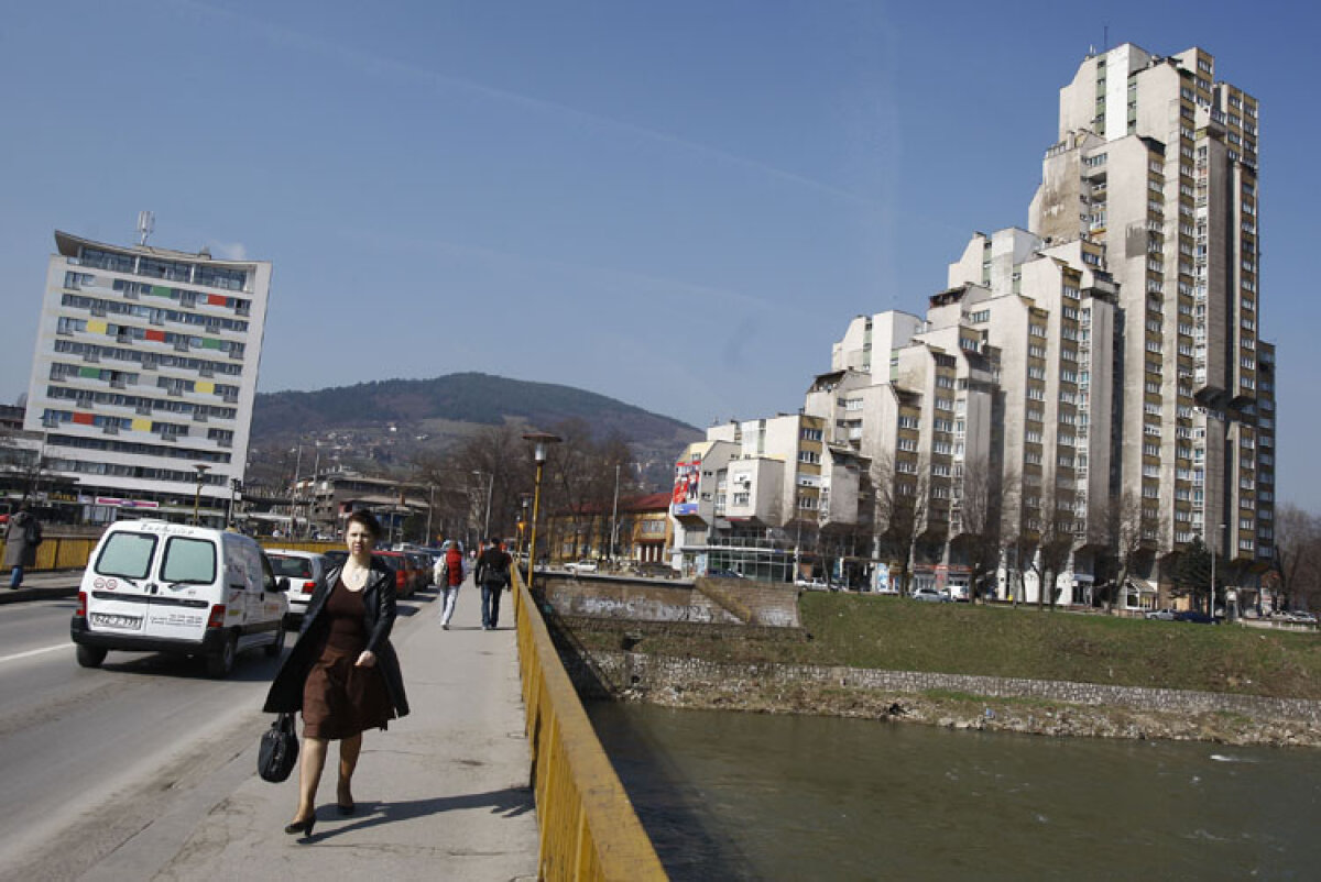 FOTO » Întoarcere în timp » La Zenica e ca în România anilor 1994-1995