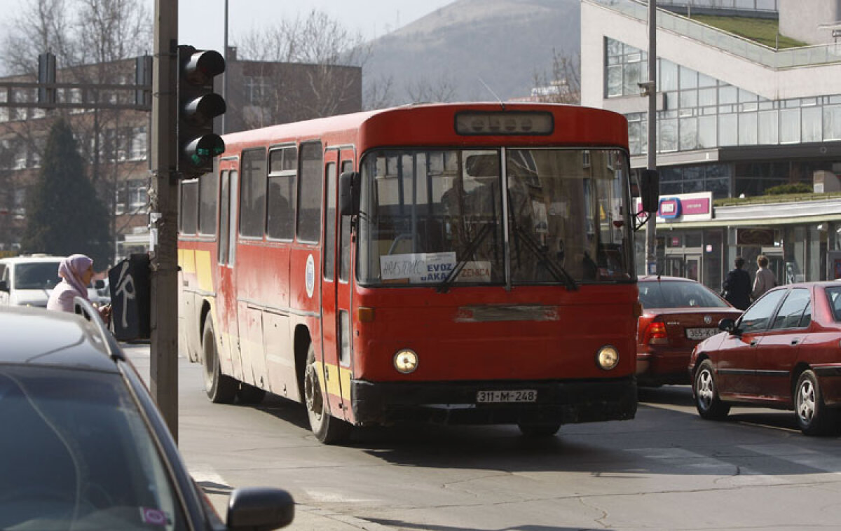 FOTO » Întoarcere în timp » La Zenica e ca în România anilor 1994-1995