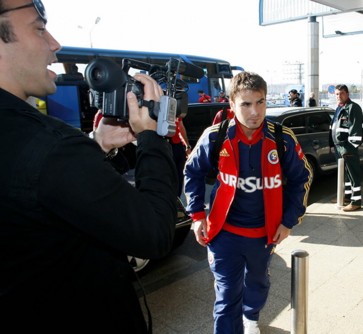 FOTO » Pana de curent de la Otopeni l-a blocat pe Raţ