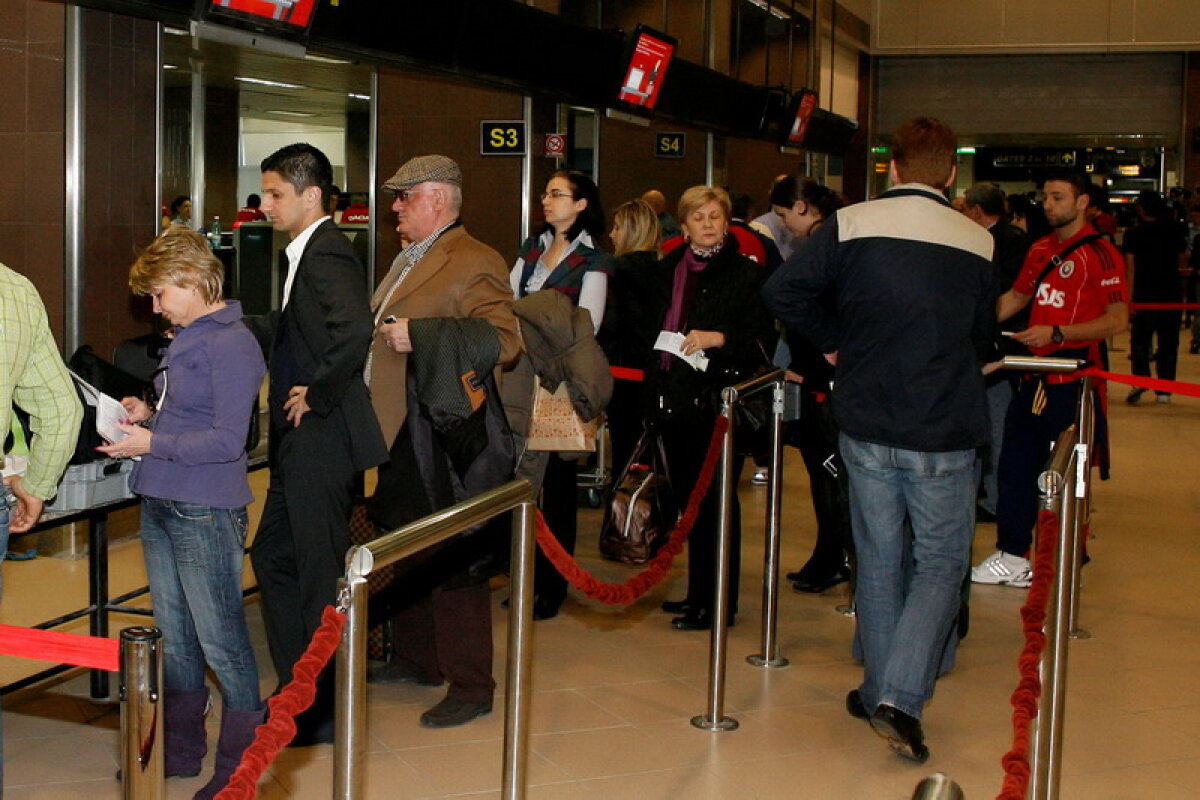 FOTO » Pana de curent de la Otopeni l-a blocat pe Raţ