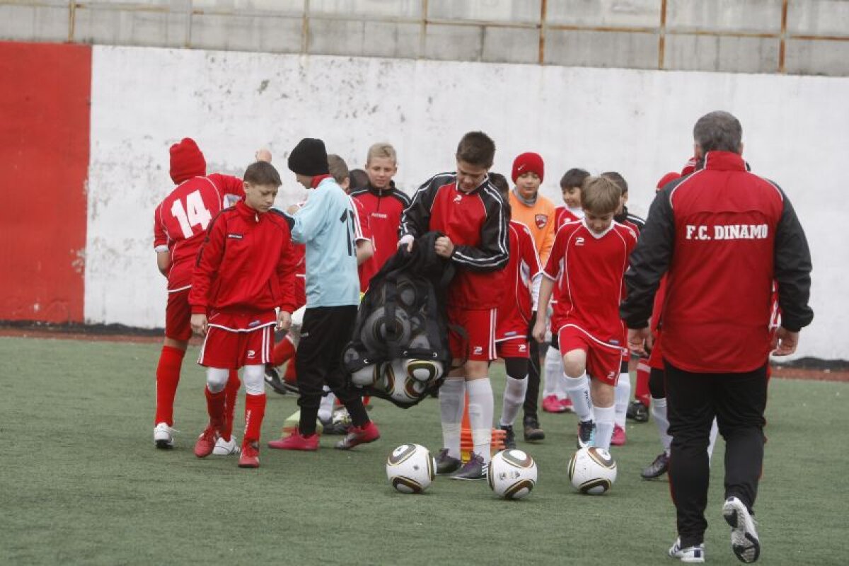 GALERIE FOTO » GSP îţi prezintă "Dinamo Kids", grupa '99 care a luat titlul în acest an!