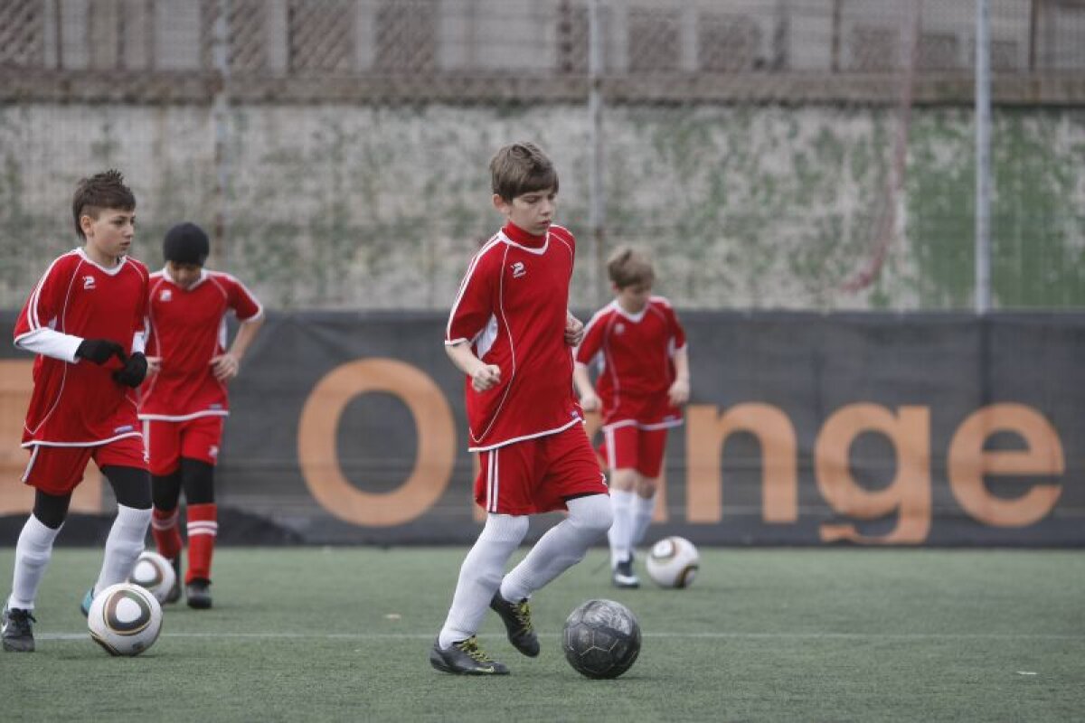 GALERIE FOTO » GSP îţi prezintă "Dinamo Kids", grupa '99 care a luat titlul în acest an!