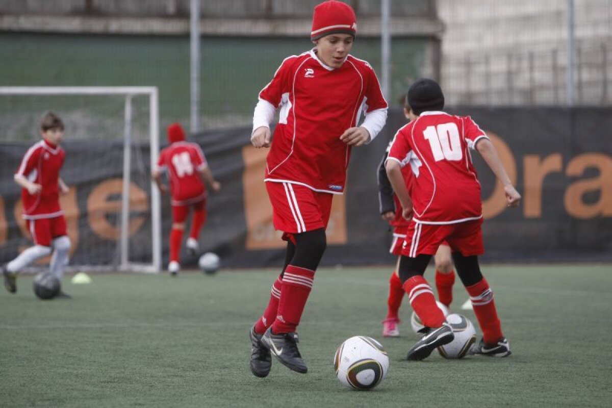 GALERIE FOTO » GSP îţi prezintă "Dinamo Kids", grupa '99 care a luat titlul în acest an!