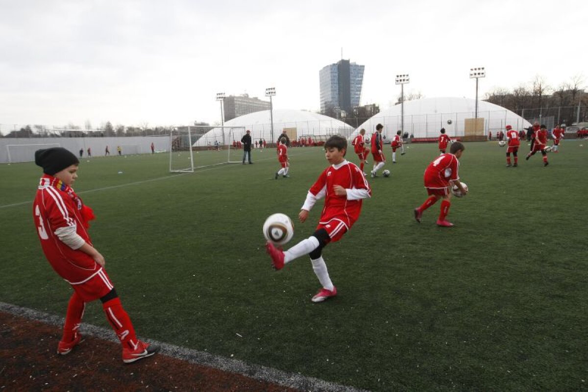 GALERIE FOTO » GSP îţi prezintă "Dinamo Kids", grupa '99 care a luat titlul în acest an!
