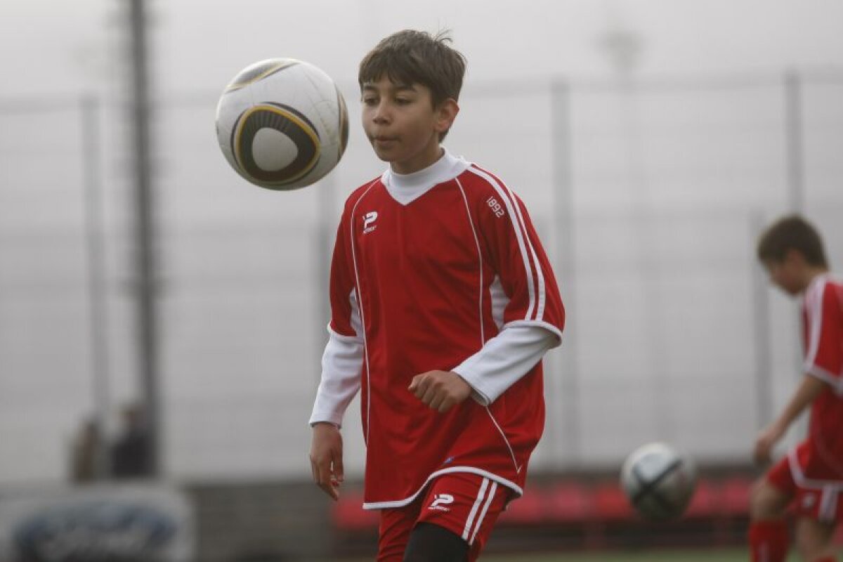 GALERIE FOTO » GSP îţi prezintă "Dinamo Kids", grupa '99 care a luat titlul în acest an!