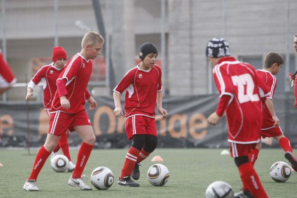 GALERIE FOTO » GSP îţi prezintă "Dinamo Kids", grupa '99 care a luat titlul în acest an!