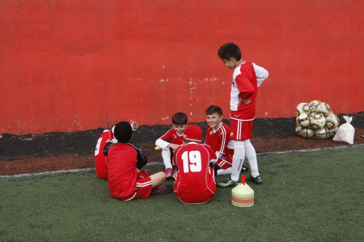GALERIE FOTO » GSP îţi prezintă "Dinamo Kids", grupa '99 care a luat titlul în acest an!