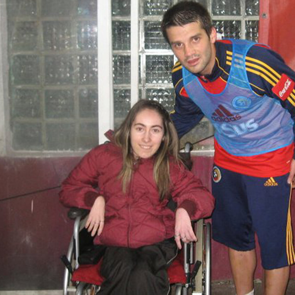 Jucătorii "naţionalei" s-au fotografiat alături de un fan special