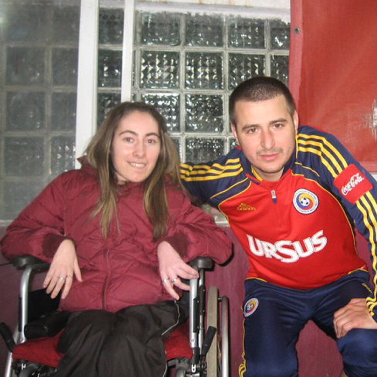 Jucătorii "naţionalei" s-au fotografiat alături de un fan special