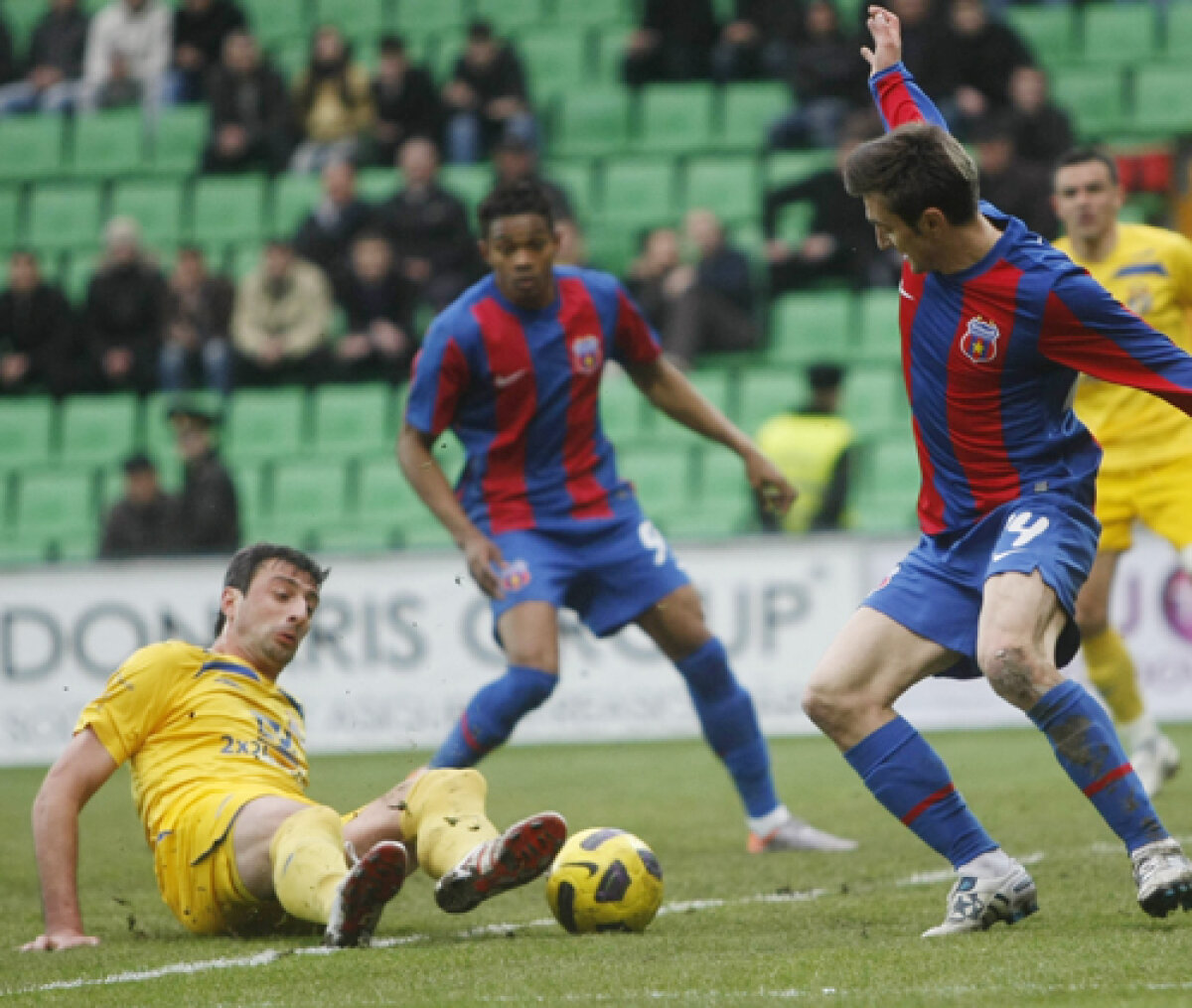 Steaua a cucerit Moldova şi le-a făcut seara dulce basarabenilor » Patru bomboane "Bucuria"