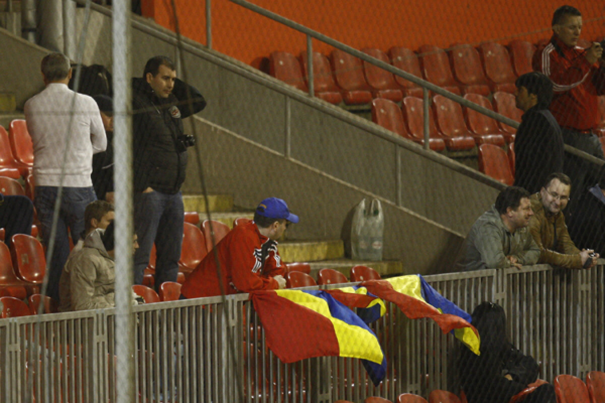 Titularii din meciul cu Bosnia nu s-au antrenează azi » 250 de fani au urmărit şedinţa de pregătire