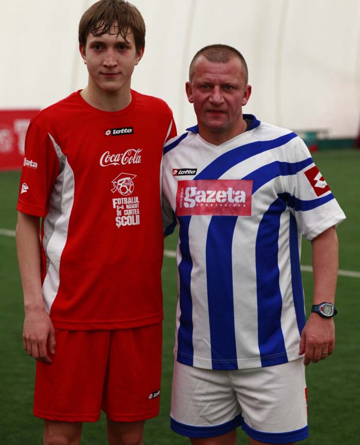 FOTO » Antrenorul Oţelului a arătat o formă de invidiat într-un meci cu puştii. Pe cînd convocarea? » Soluţia Dorinel