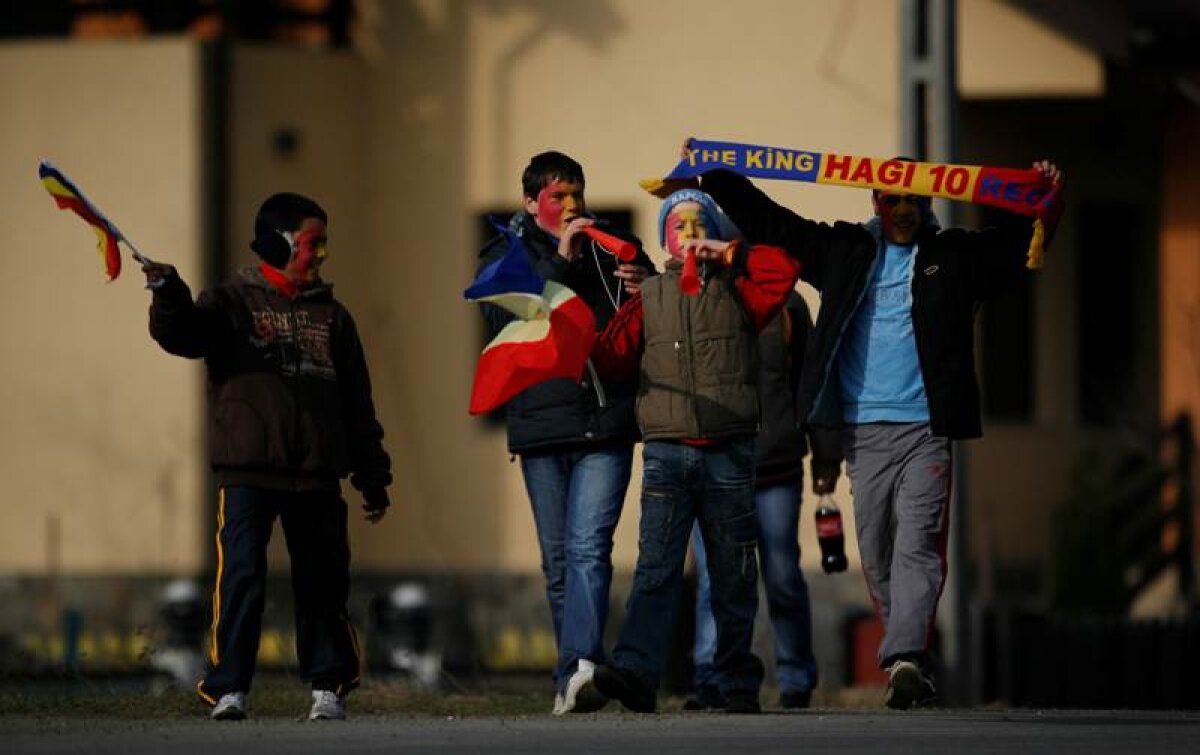 FOTO Fanii României au intrat în febra meciului!