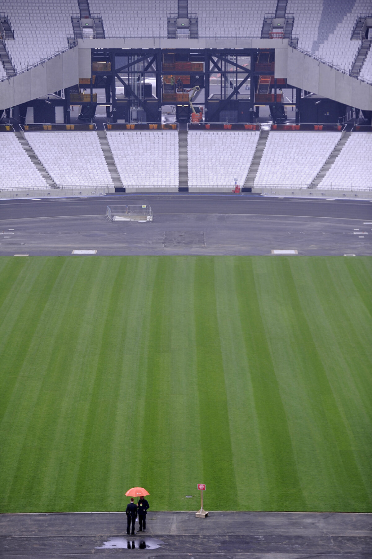La alţii se poate! » Stadionul Olimpic de la Londra e gata cu trei luni înainte