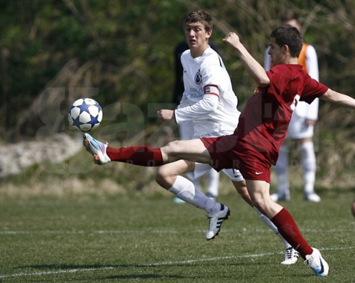 FOTO! Derby-ul Clujului are nerv şi la juniori » Copiii pun osul tare