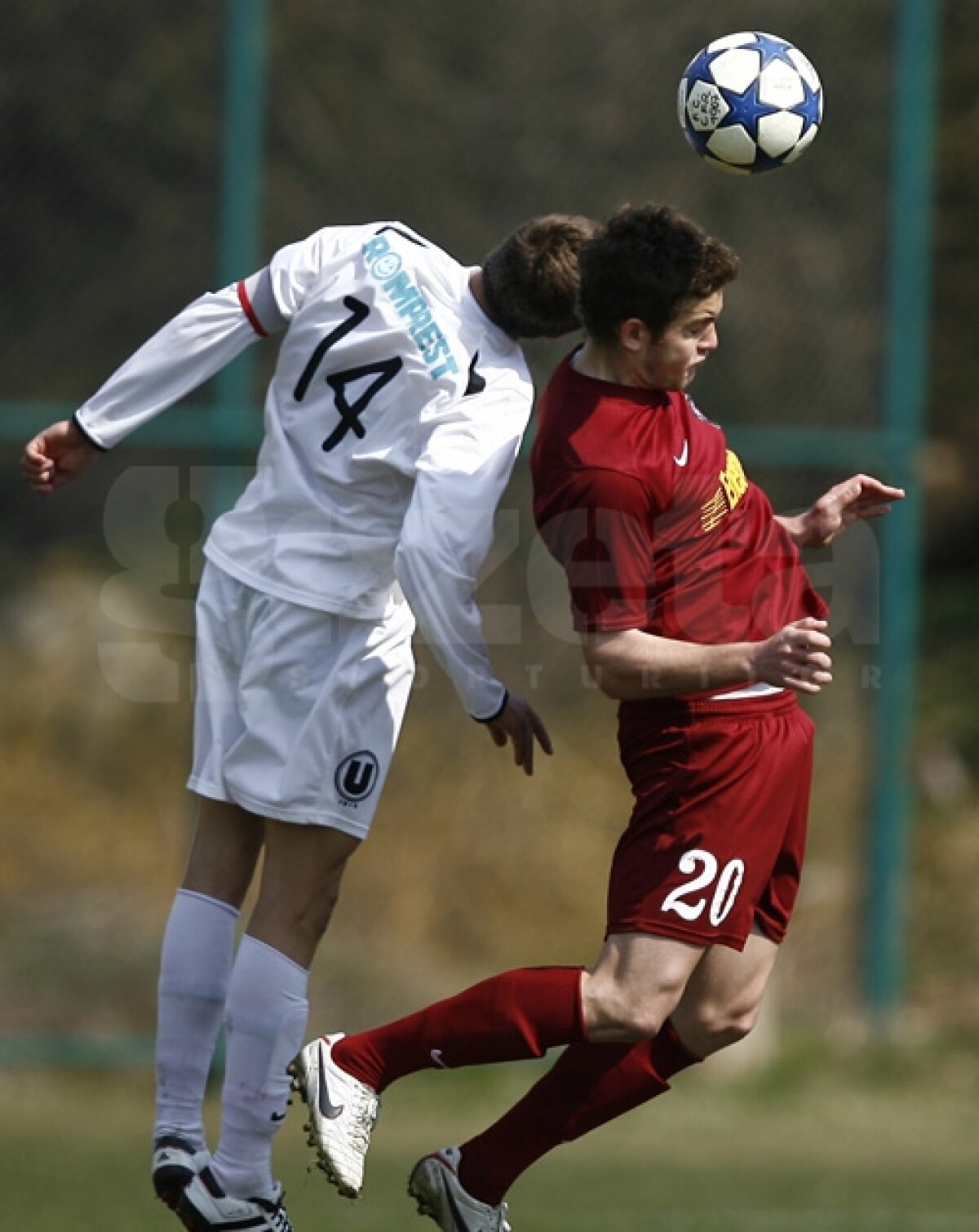 FOTO! Derby-ul Clujului are nerv şi la juniori » Copiii pun osul tare