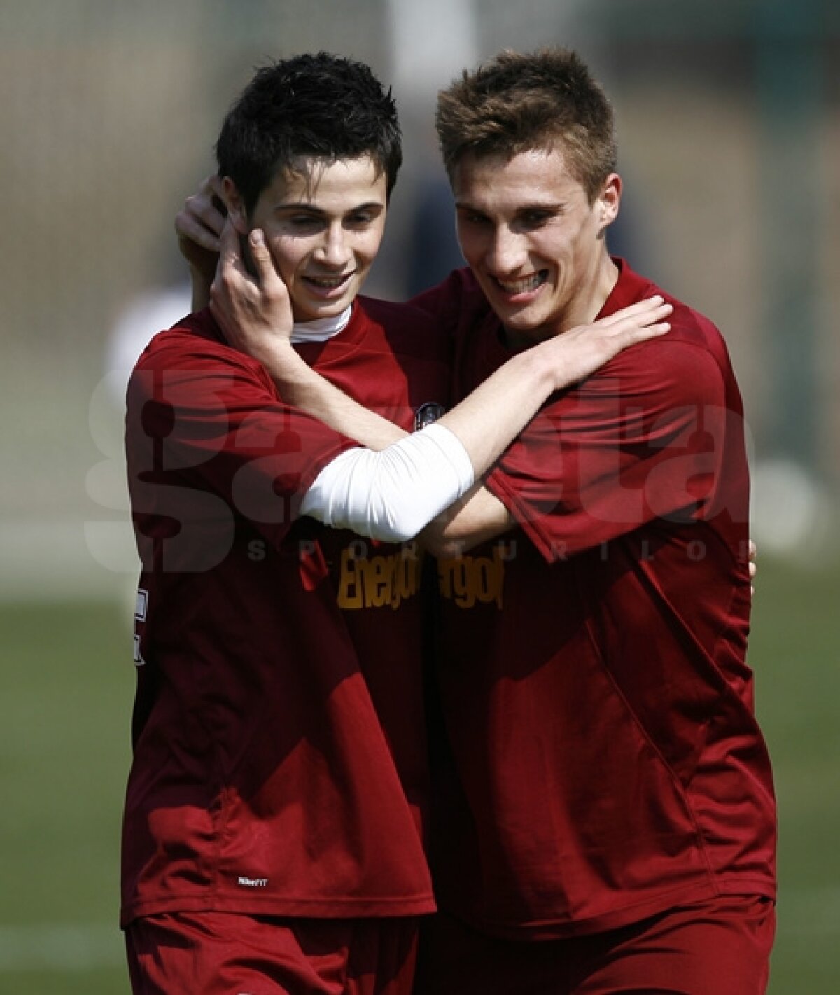 FOTO! Derby-ul Clujului are nerv şi la juniori » Copiii pun osul tare