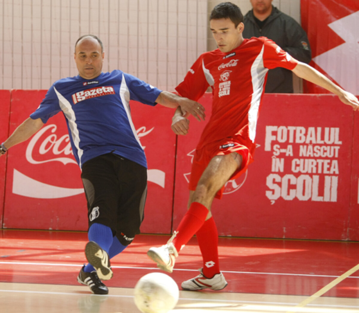 GALERIE FOTO: Selymes, Doroftei şi Prunea au făcut spectacol cu echipa Colegiului "Caragiale" » O pasă furtunoasă