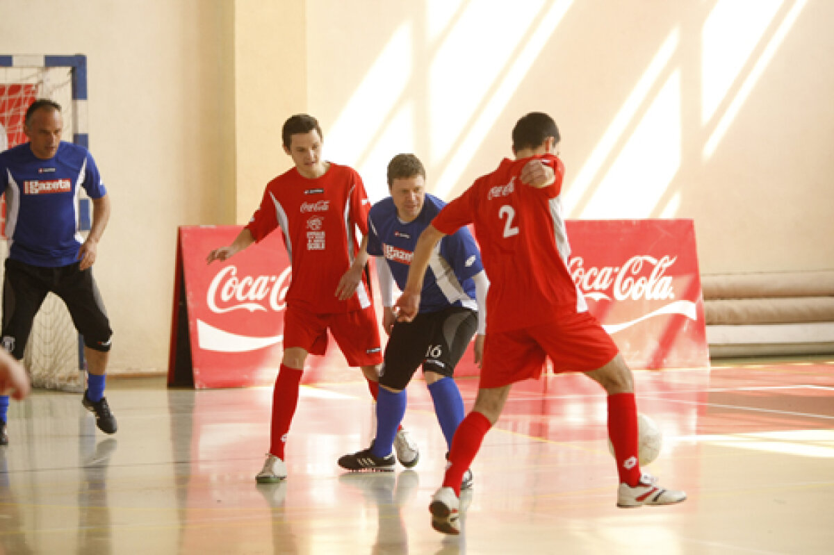 GALERIE FOTO: Selymes, Doroftei şi Prunea au făcut spectacol cu echipa Colegiului "Caragiale" » O pasă furtunoasă