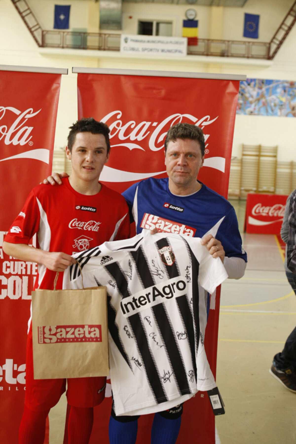 GALERIE FOTO: Selymes, Doroftei şi Prunea au făcut spectacol cu echipa Colegiului "Caragiale" » O pasă furtunoasă