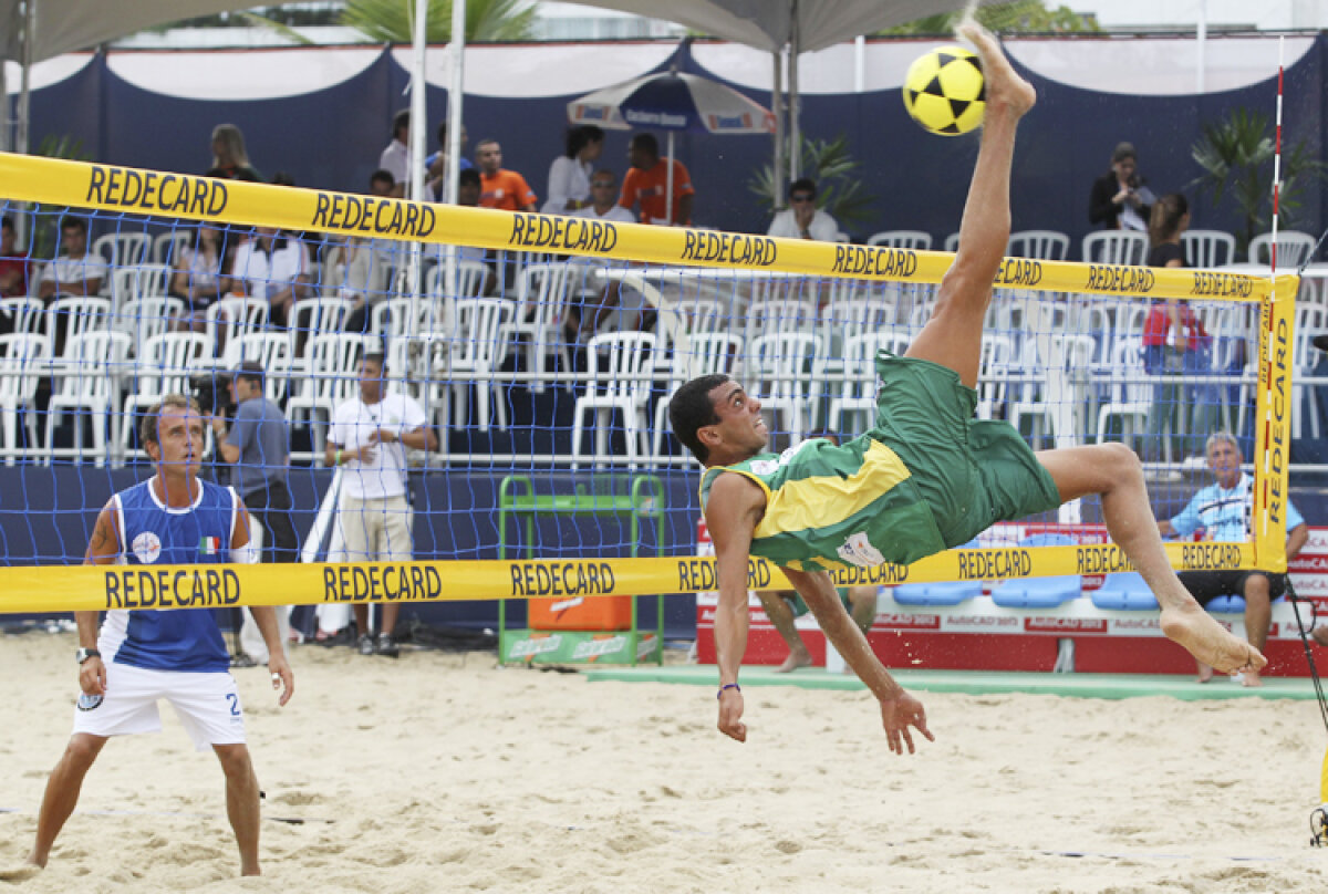 E fotbal? E volei? Este Footvolley!