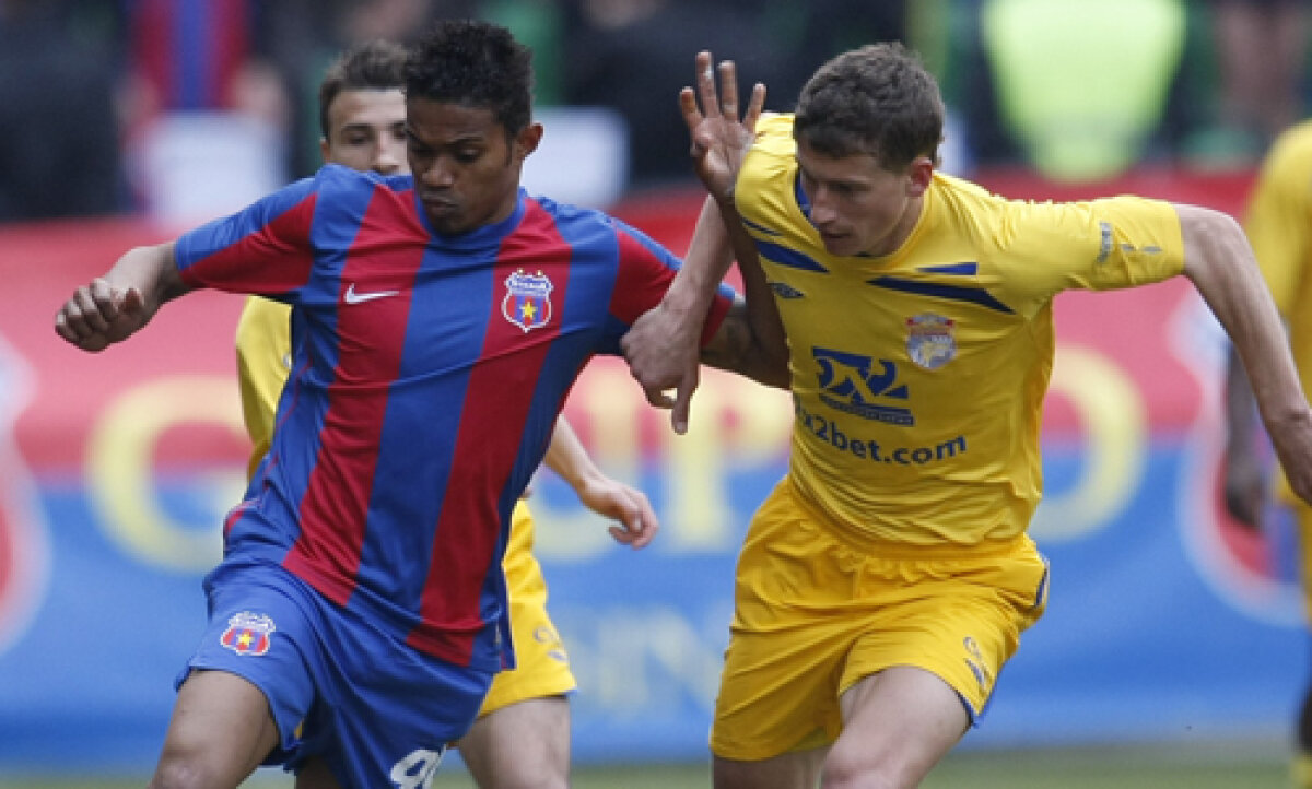 Contre între Gigi şi MM » Maicon rupe Steaua