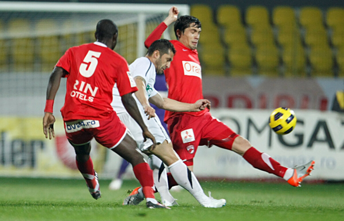 U Cluj - Dinamo 2-1 » N&N&D. Niculescu, Nasser şi Dănciulescu