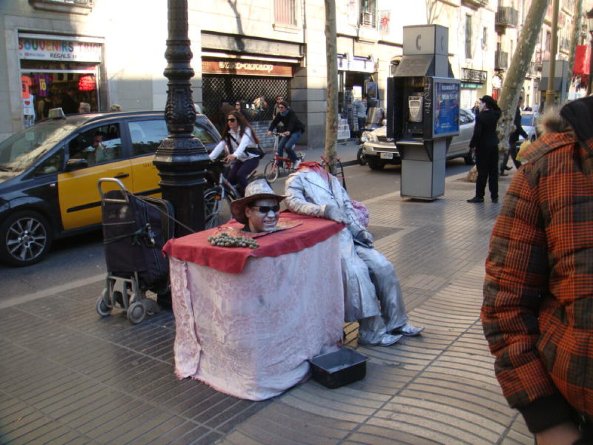 Barcelona a devenit obiectiv fotbalistic pentru românii încurajaţi de preţurile mici ale avioanelor low cost