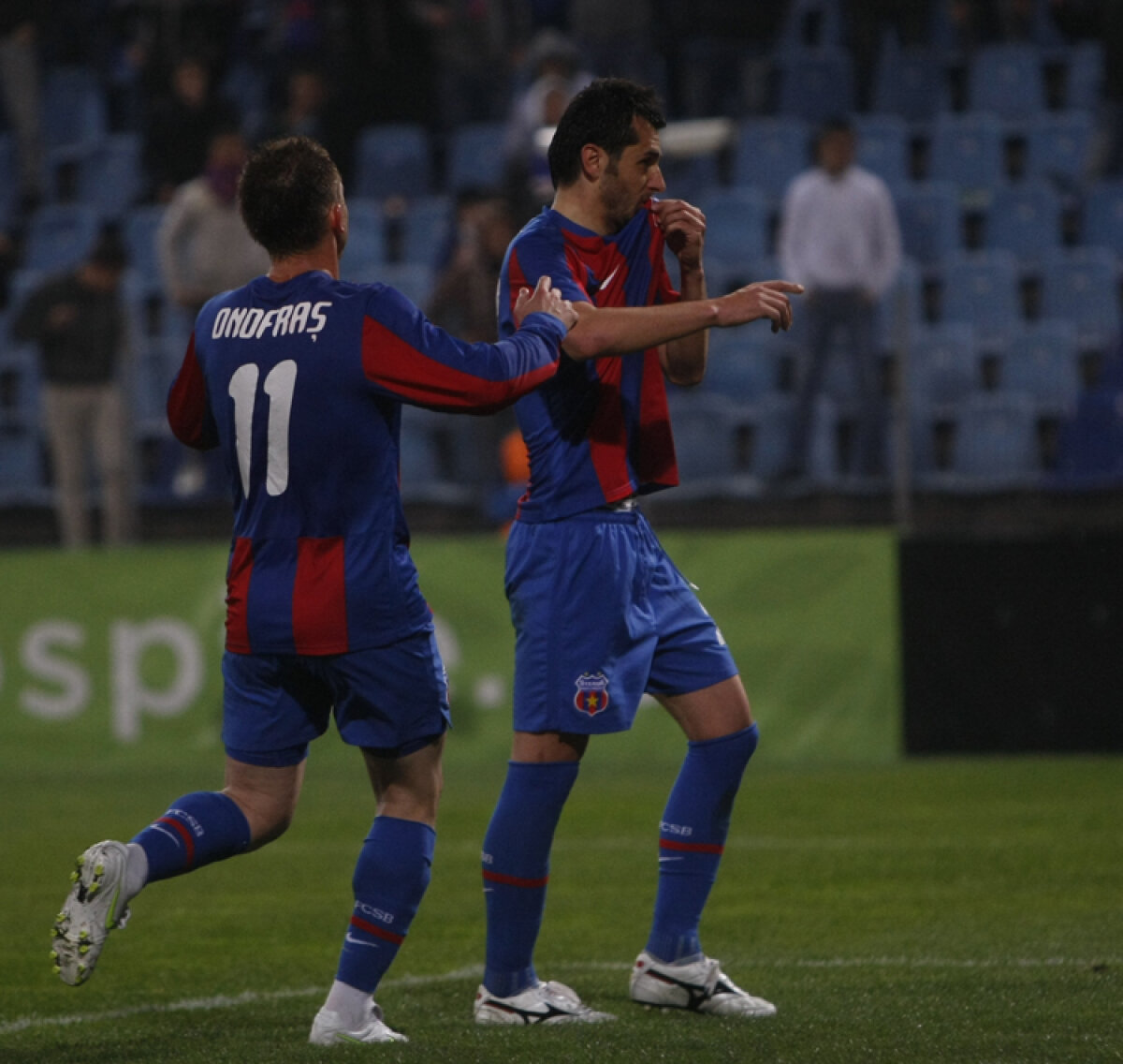 liveTEXT Steaua - Unirea Urziceni 5-0 (Nicoliţă 7, Geraldo 10, 75, Dică 64-pen, Burdujan 83)