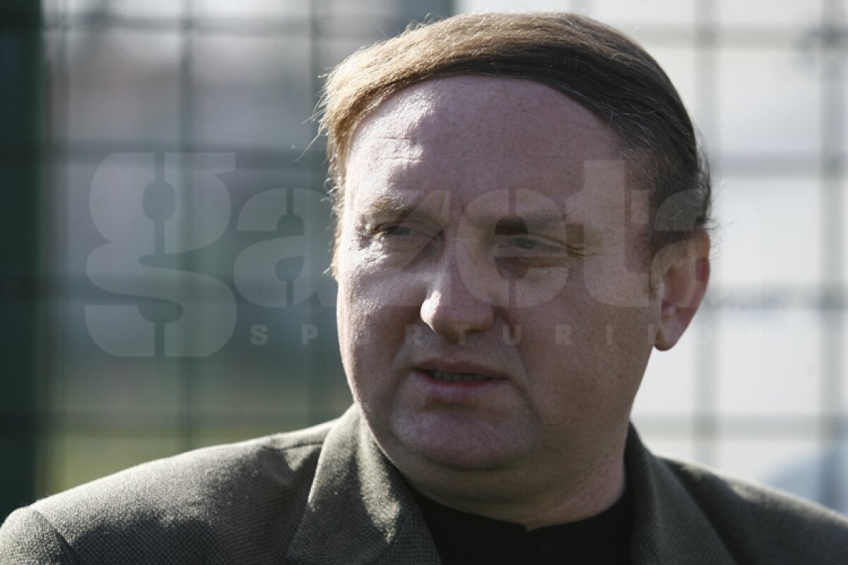 Modelul Oltchim » La Cluj, fetele nu sînt trimise la cratiţă, ci la fotbal