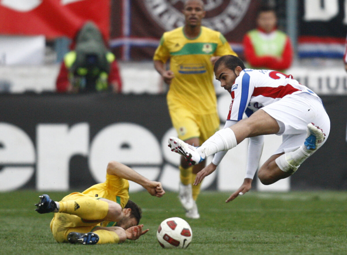 Oţelul şi Vaslui se anulează reciproc şi încheie cu o remiză albă. Gălăţenii rămîn lideri!