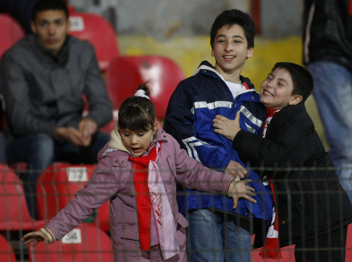 Cronică de la Dinamo-Braşov: "Salvarea mînjilor"