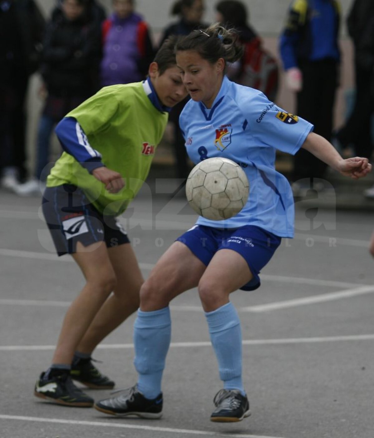 FOTO » Atenţie, băieţi! Fetele vin tare din urmă » Au ACADEMIE! ;)