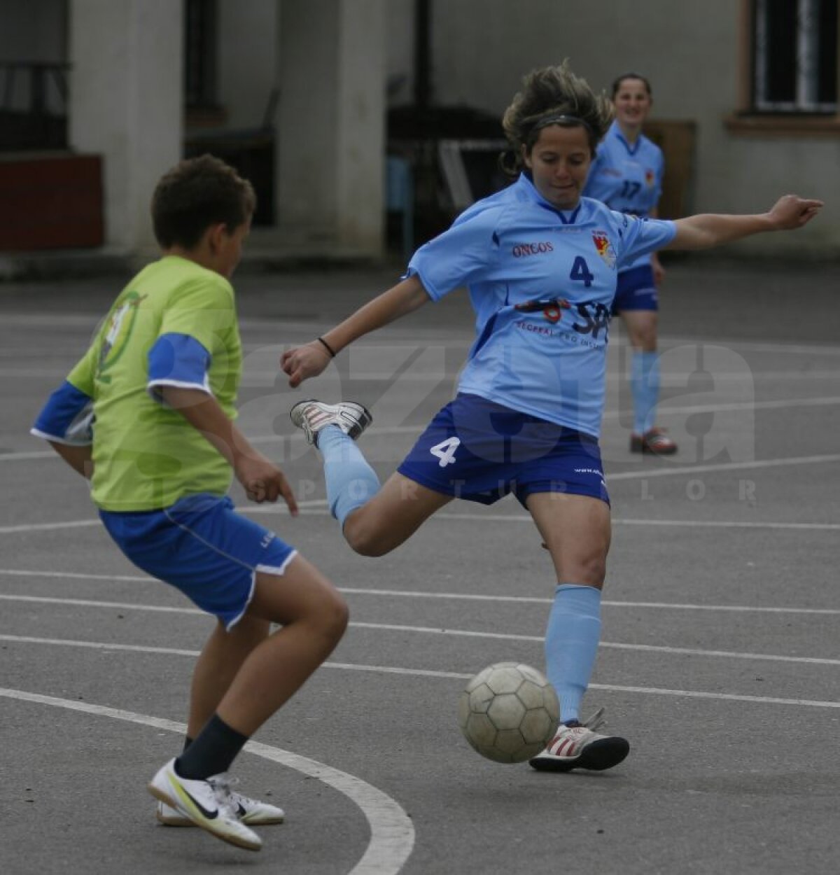 FOTO » Atenţie, băieţi! Fetele vin tare din urmă » Au ACADEMIE! ;)