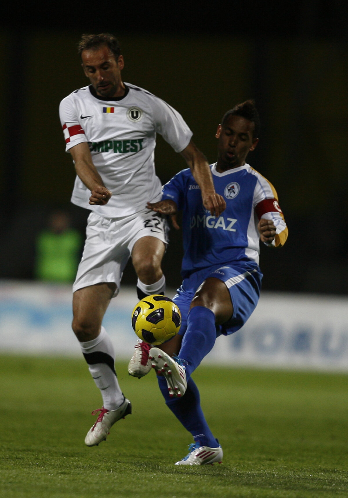 U Cluj - Gaz Metan 2-2! "Şepcile roşii" au avut gol anulat eronat în prelungiri!