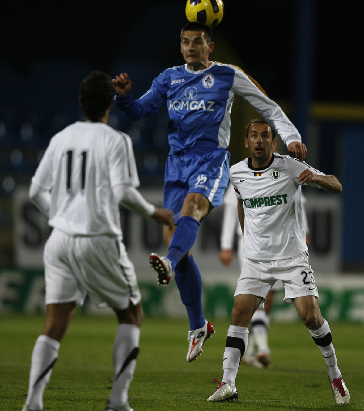 U Cluj - Gaz Metan 2-2! "Şepcile roşii" au avut gol anulat eronat în prelungiri!