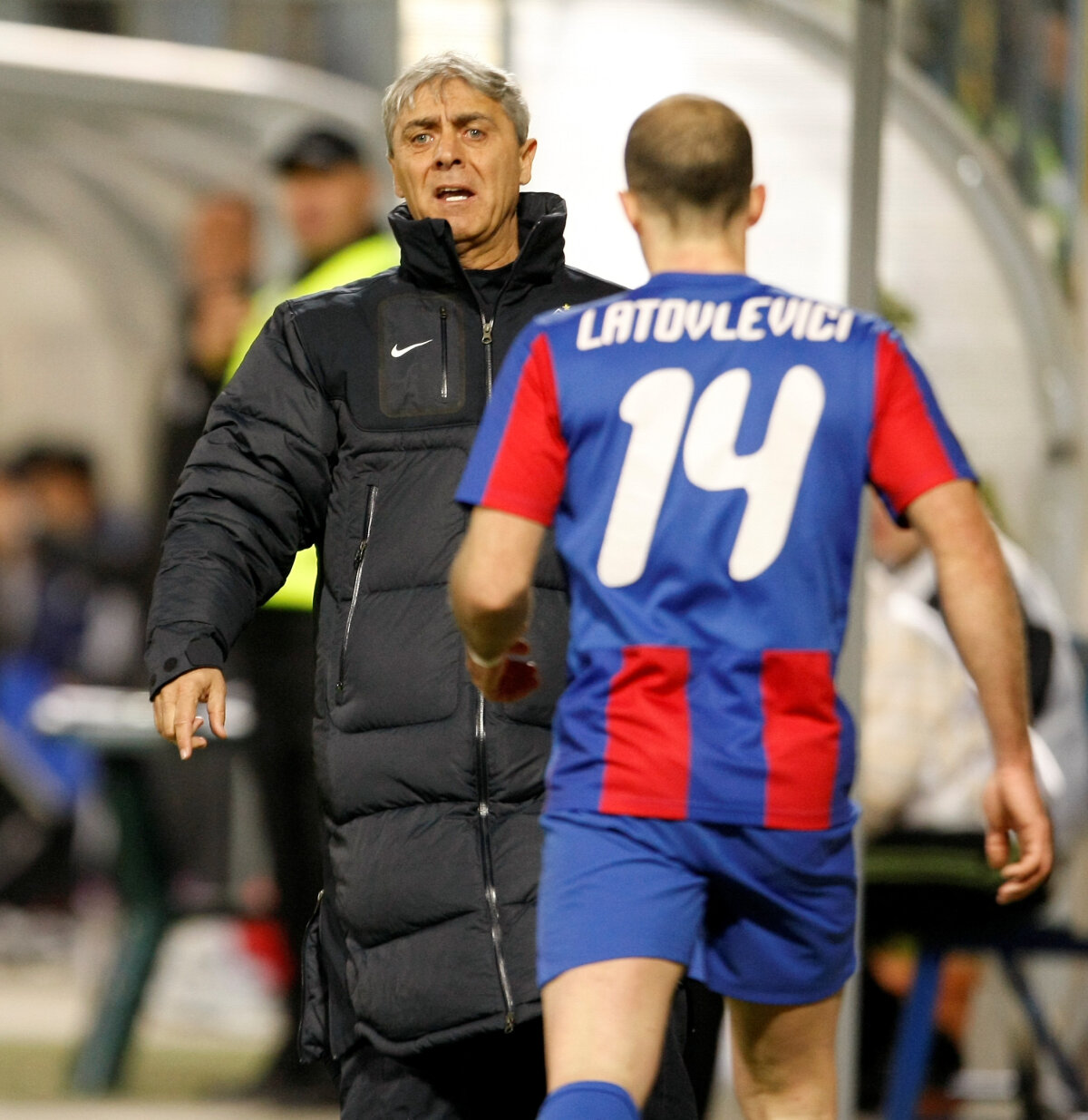 Steaua băgată în şedinţă de Mihalache » Năuciţi de un gol primit în prelungiri