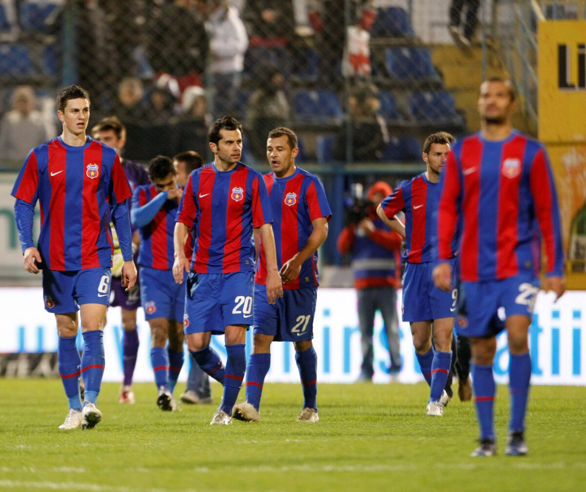 Steaua băgată în şedinţă de Mihalache » Năuciţi de un gol primit în prelungiri