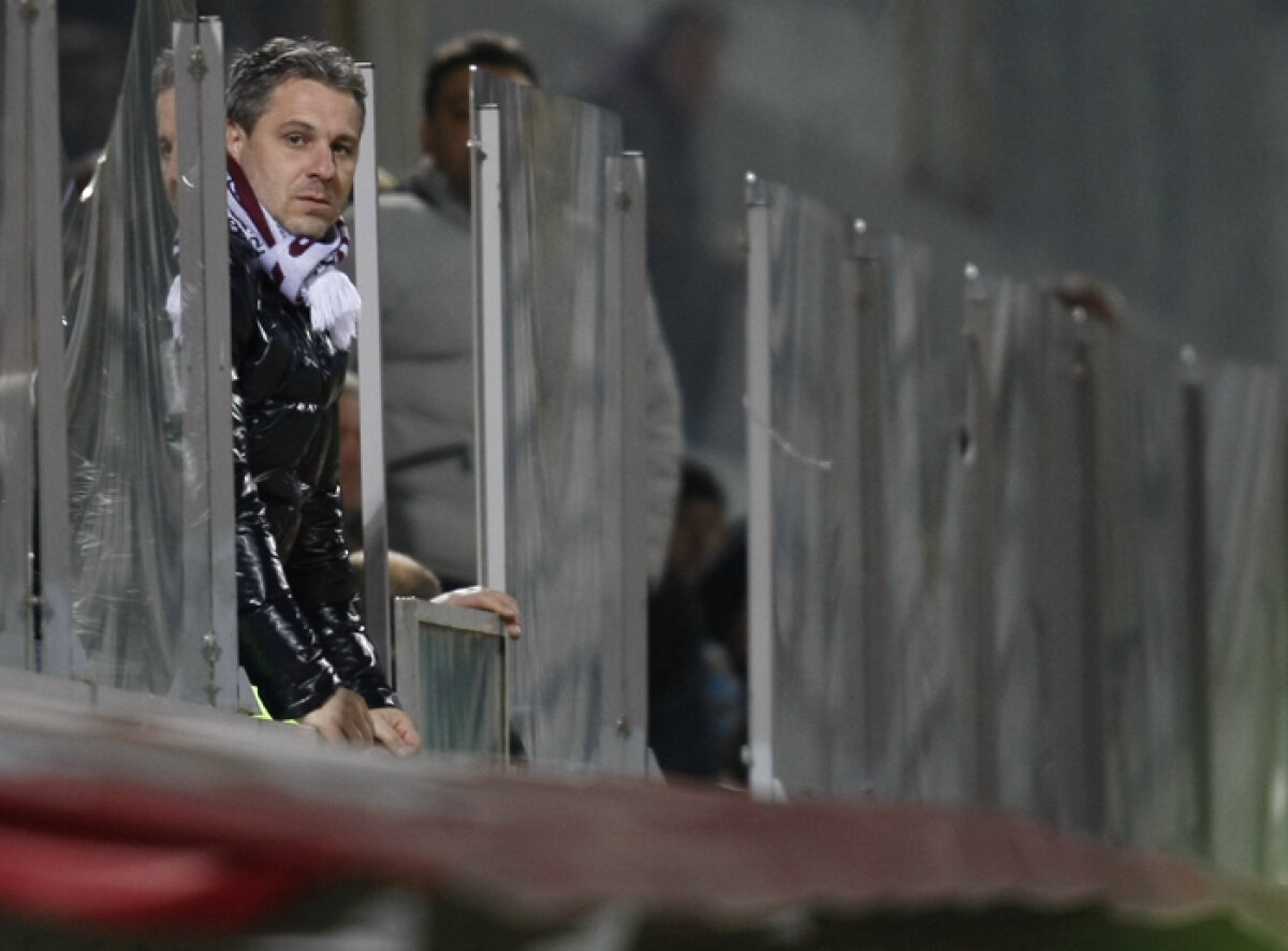 Lung. Şi mare. Frate cu Matrix