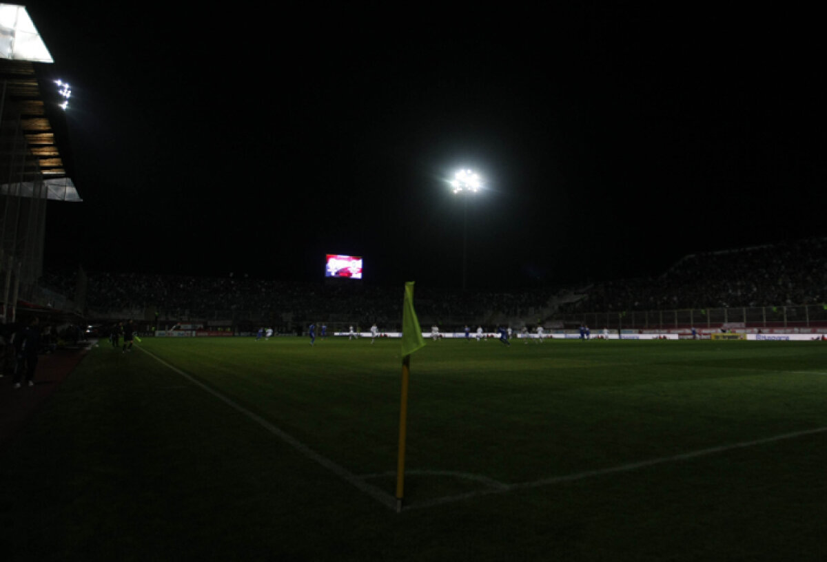 Lung. Şi mare. Frate cu Matrix