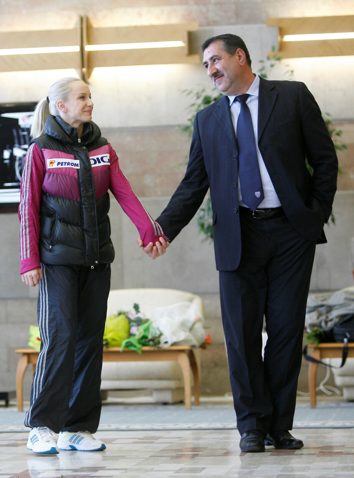 Fetele de la gimnastică încep din nou antrenamentele după ce au cucerit 4 medalii la europene » Din nou în sală