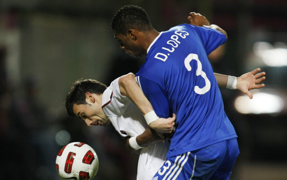 Lung. Şi mare. Frate cu Matrix