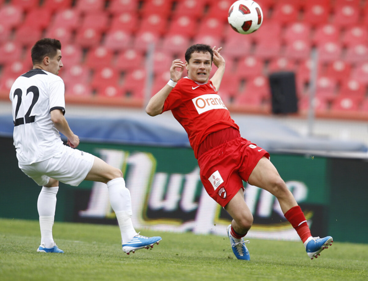 Dinamo - Unirea Urziceni 3-1 şi "cîinii" urcă în zona Europa League!