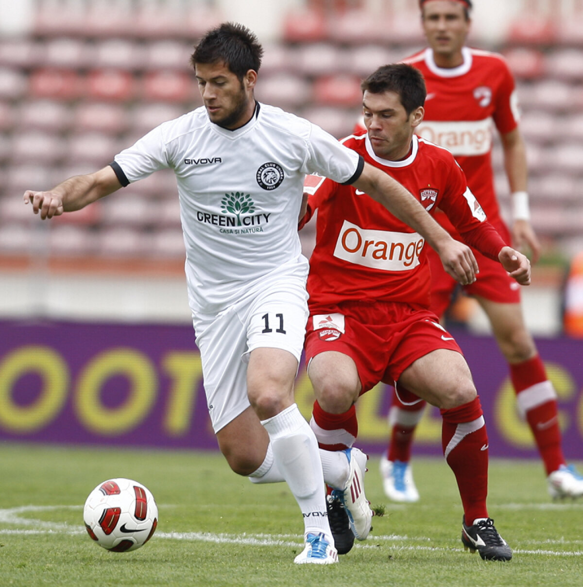 Dinamo - Unirea Urziceni 3-1 şi "cîinii" urcă în zona Europa League!