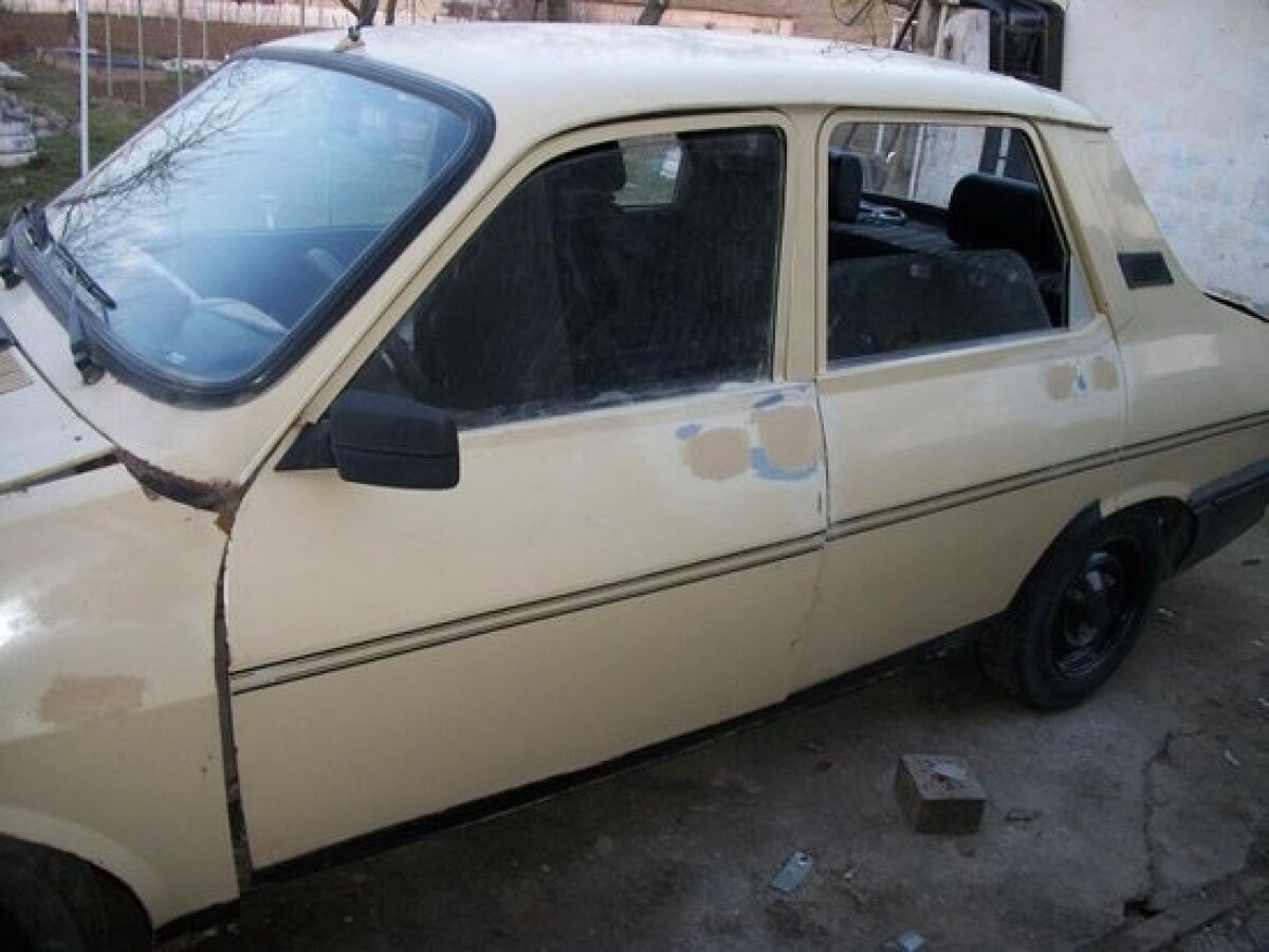 FOTO! Dacia 1310 cu uşi de Lamborghini