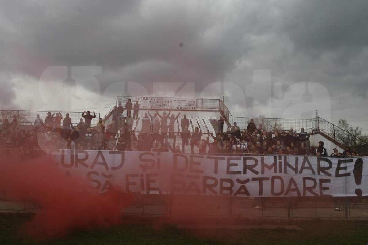 FOTO » Fanii au venit la antrenament şi au dat ordin de luptă: "Cîştigaţi în Gruia!"