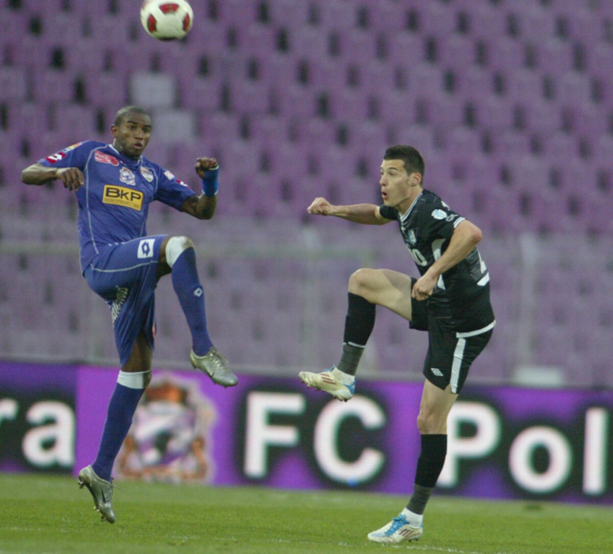 liveTEXT » Poli Timişoara - Pandurii 2-2. Zicu egalează în minutul 90!