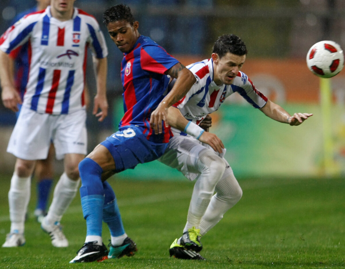 liveTEXT » Steaua schimbă liderul după 1-0 cu Oţelul, gol Maicon