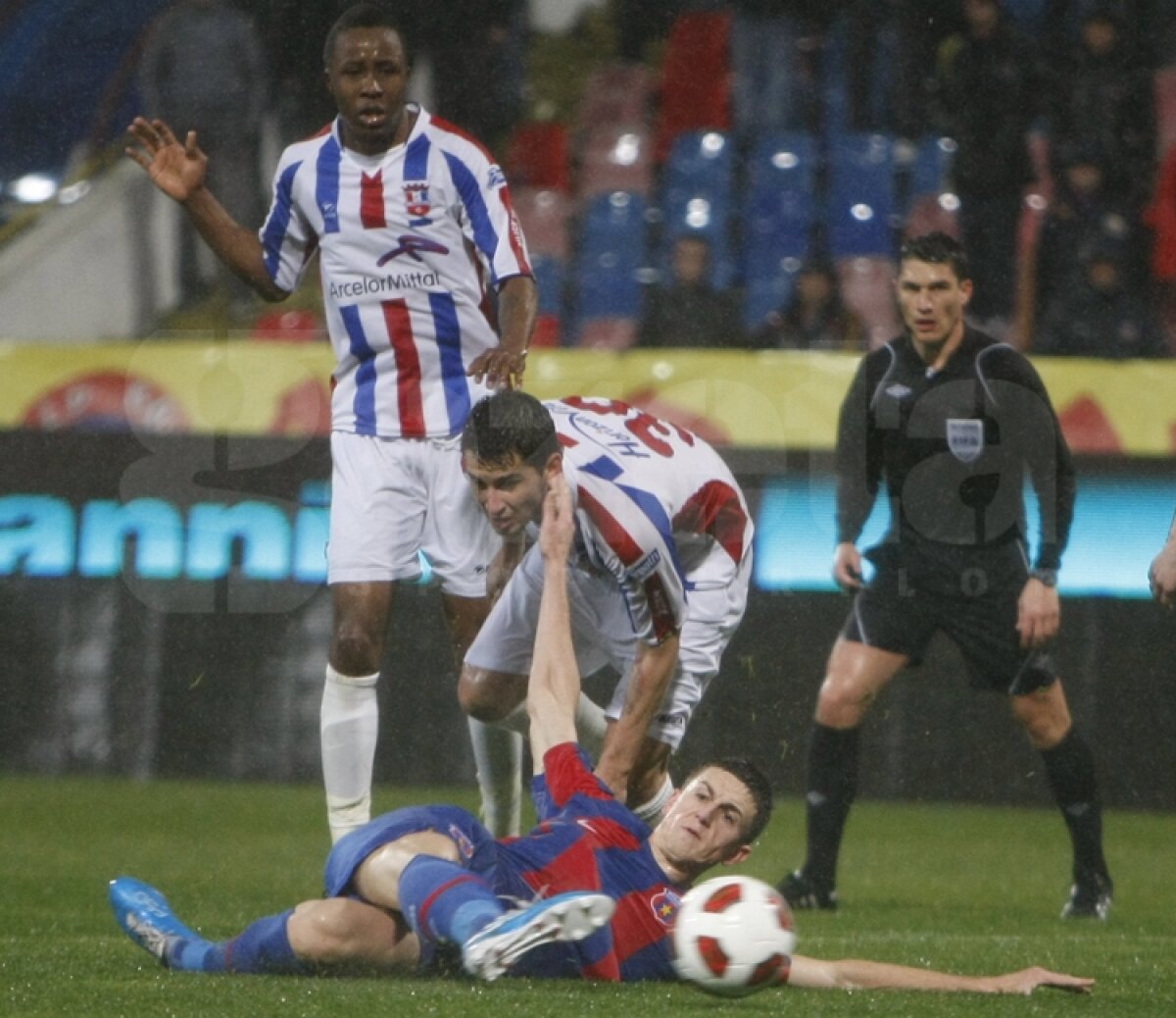 FOTO » Cronica de la Steaua - Oţelul 1-0: "Muraţi, dar cîştigaţi!"